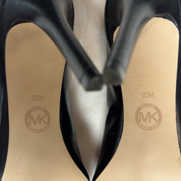 Michael Kors pointed toe heels - Picture 7 of 7